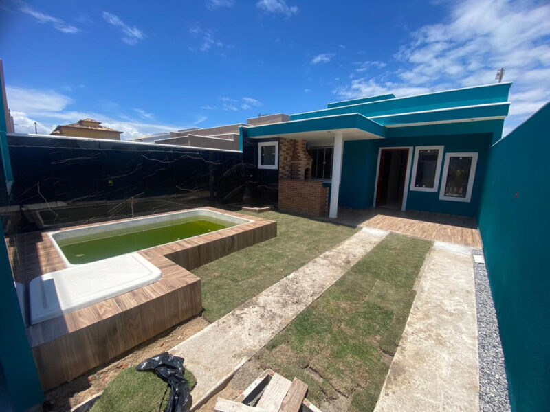 Casa com piscina, pronta entrega