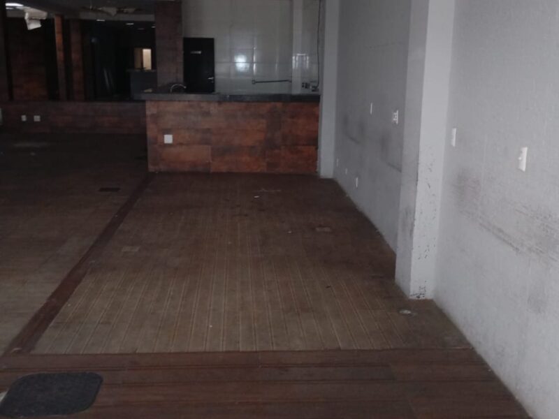 Espaço Comercial para Locação – 600 m² em Vila Valqueire