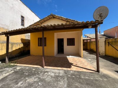 Casa c/ 2 Quartos - Localização  Verão vermelho 