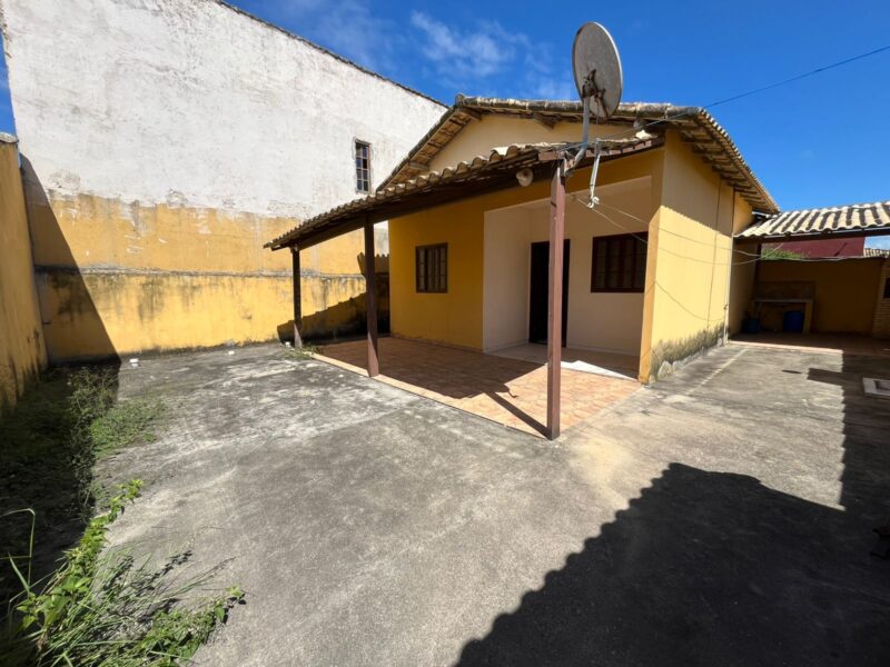 Casa c/ 2 Quartos - Localização Verão vermelho